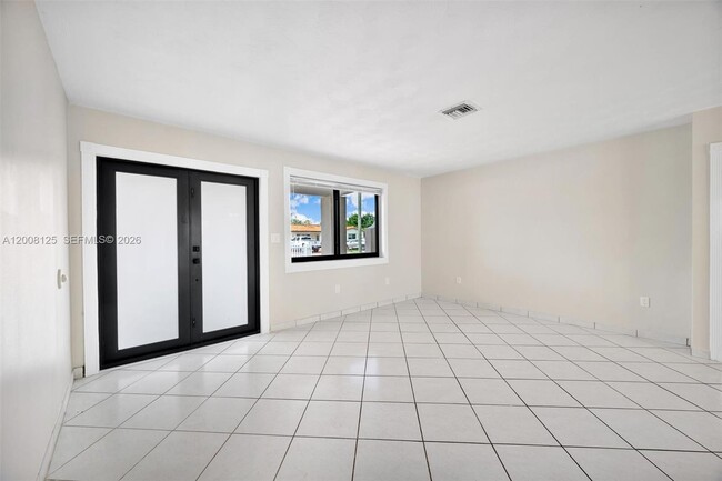 Building Photo - 10320 SW 38th Terrace