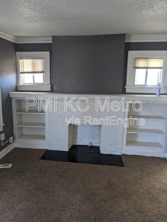 Building Photo - 4420 The Paseo