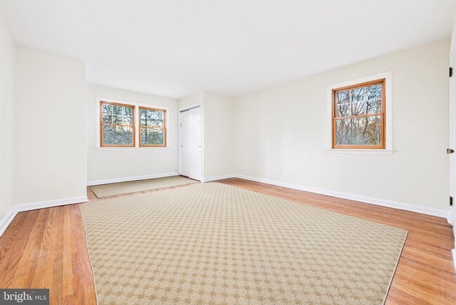 Building Photo - 901 Academy Ln