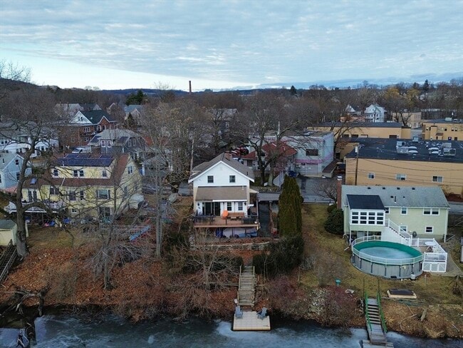 Building Photo - 157 Riverview Ave