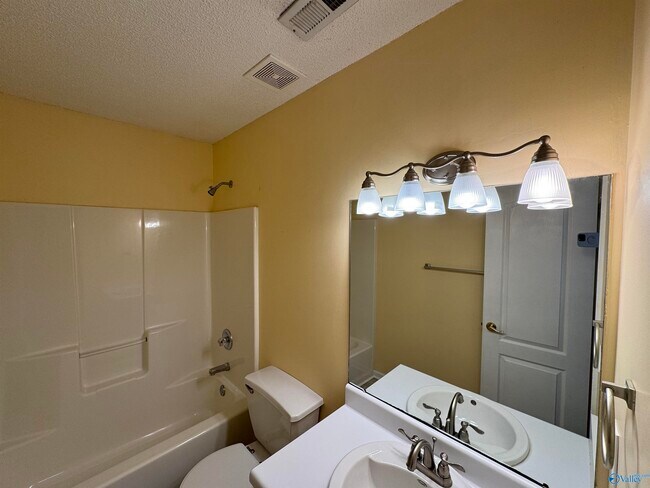 Building Photo - 109 Capote Dr