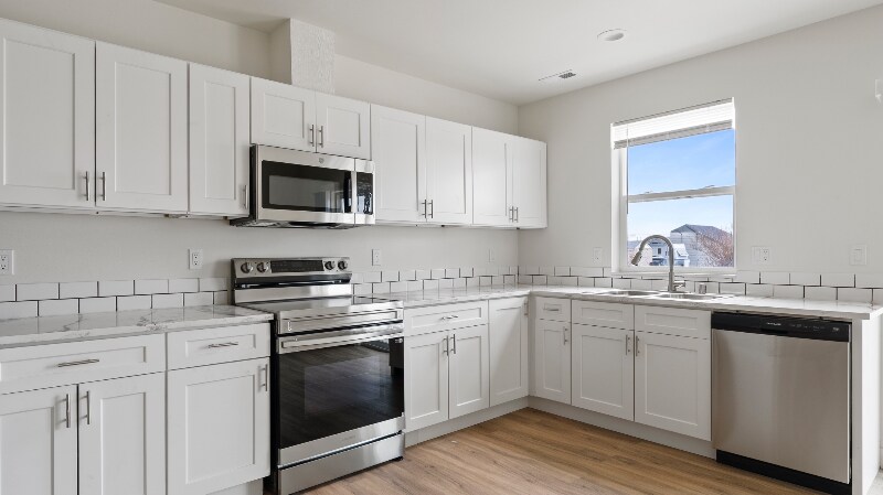 Building Photo - 2631 W Marina Dr