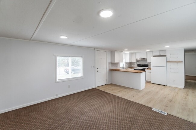 Building Photo - 2 Bed 1 Bath Single Family Home in Spokane...