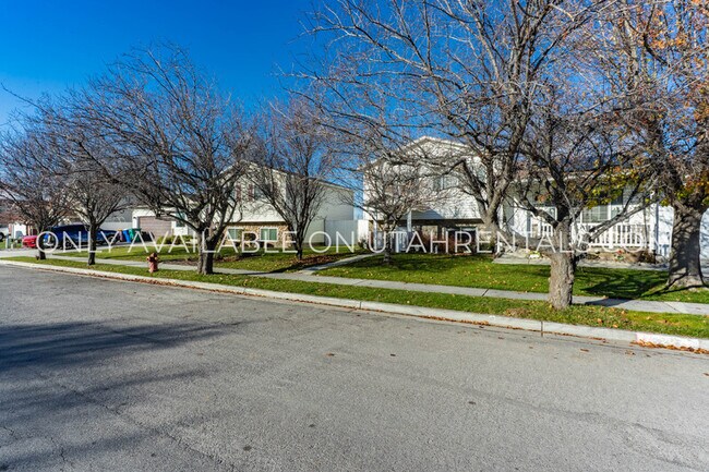 Building Photo - 2270 W 1750 N