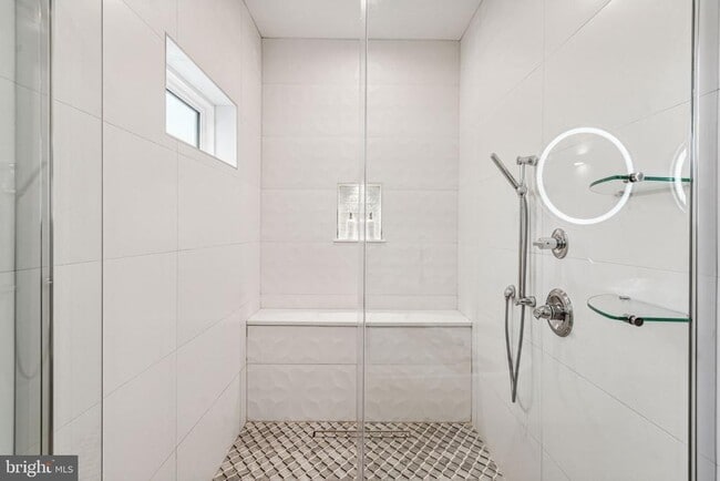 Building Photo - 1514 S Bambrey St