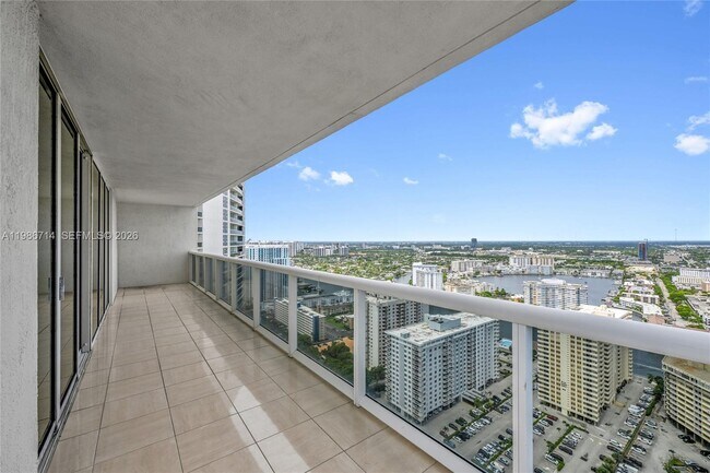 Building Photo - 1830 S Ocean Dr