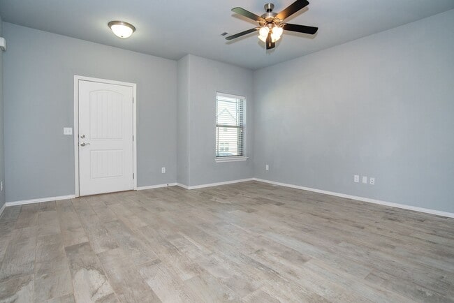 Building Photo - 1312 N Corsica Dr