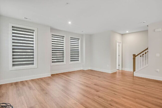 Building Photo - For Rent: Spacious 3-Bedroom Condo in the Heart of Richmond