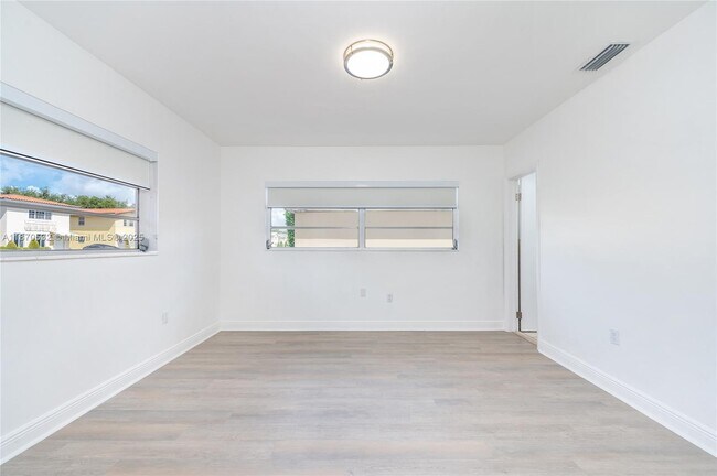 Building Photo - 3091 S Le Jeune Rd