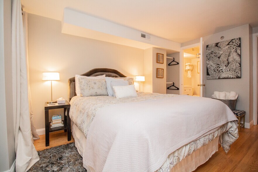 Building Photo - 23 Jay St