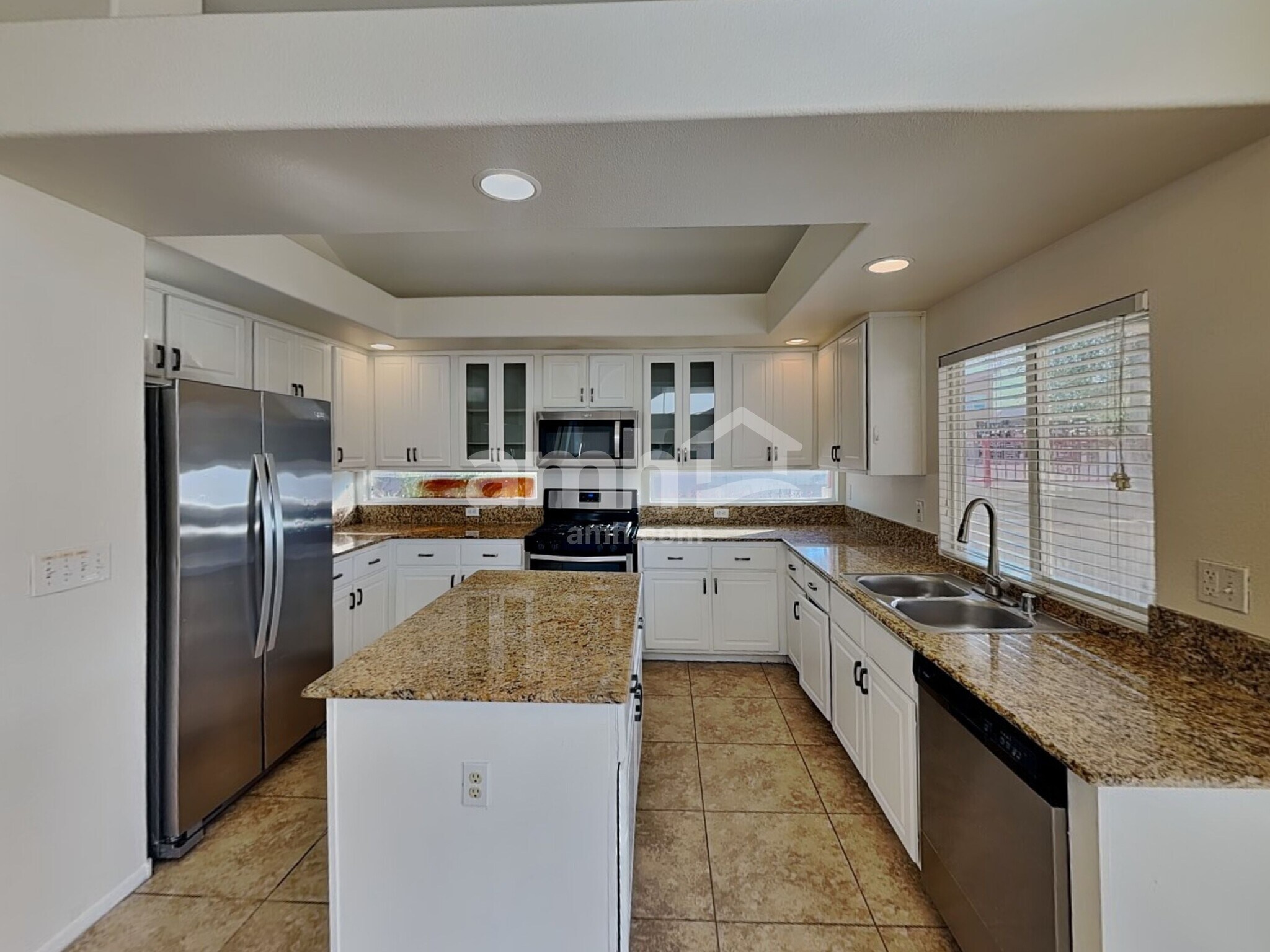 Building Photo - 1951 Silver Whisper Ave