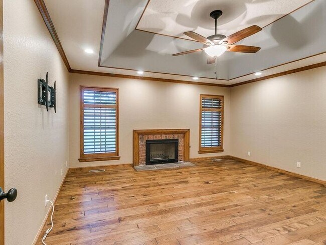 Building Photo - *Rare Find* Stunning Brookhaven 4 Bed 2.5 ...