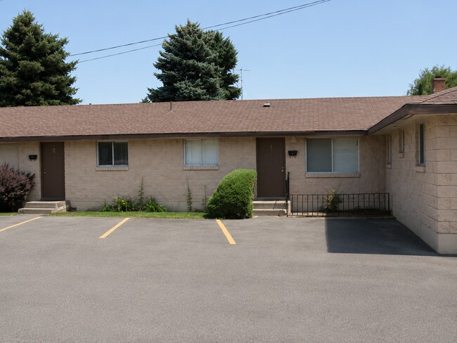 Building Photo - A Home With Not Only Practical Perks, But A Location You’ll Love!