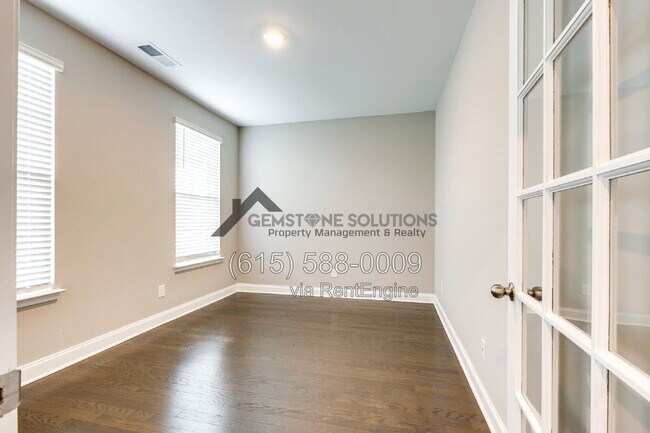 Building Photo - 714 Hahn Ct