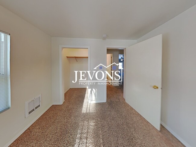 Building Photo - Pet-Friendly 3-Bedroom Home in Naches with Easy Access to Hwy 12