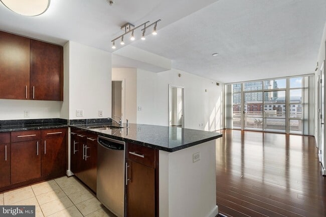 Building Photo - 157 Fleet St