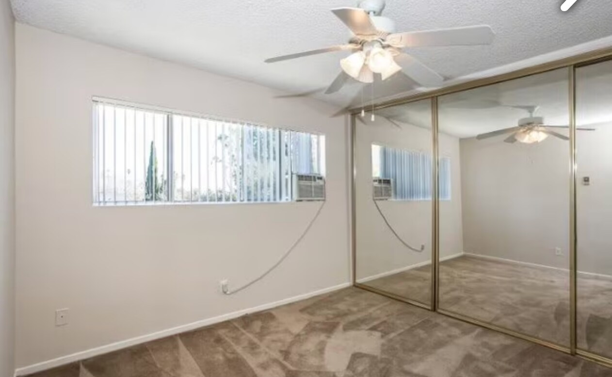 Building Photo - 634 W Sierra Madre Blvd