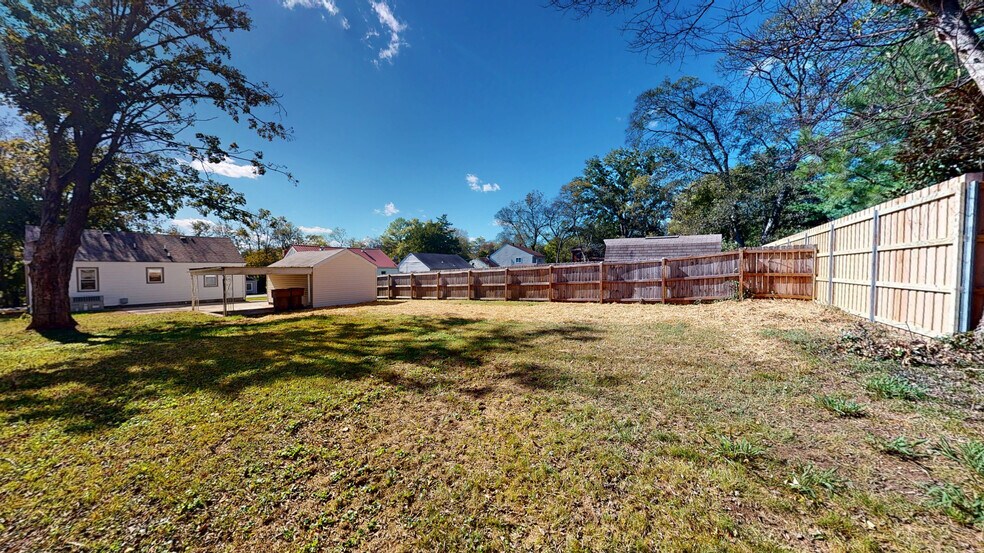 Building Photo - 1307 Cardinal Ave