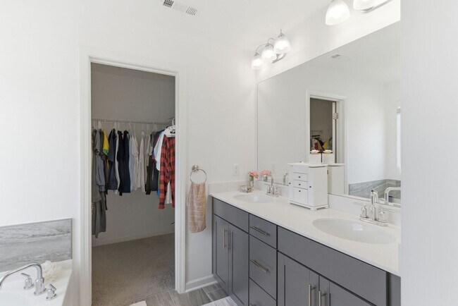 Building Photo - Mount Juliet Home