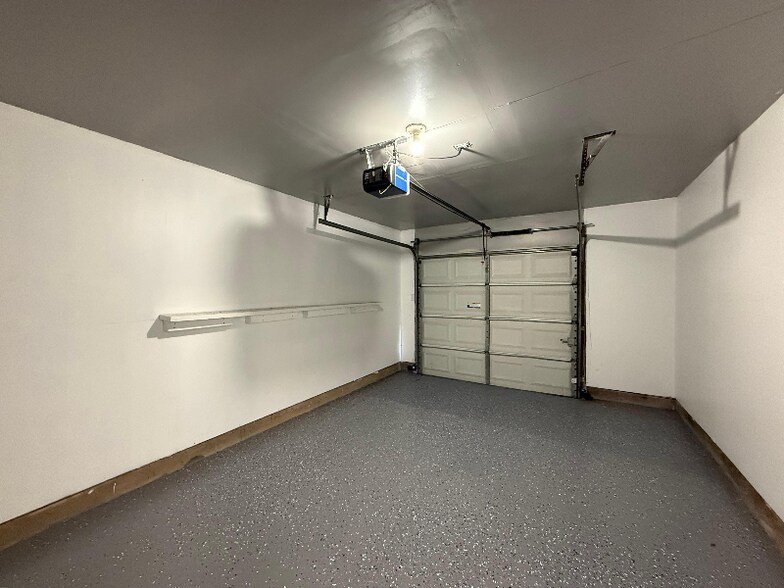 Building Photo - 538 Maddux St