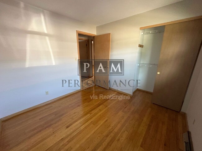 Building Photo - 2517 W Halsey Ave