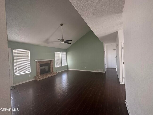 Building Photo - 408 Hadley Pl