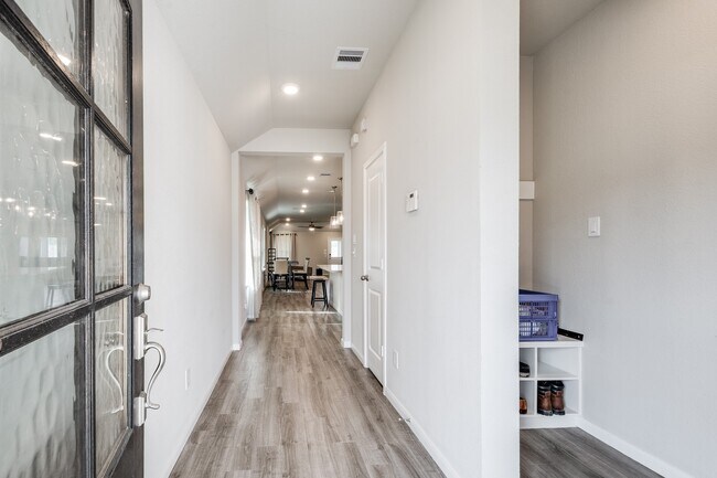 Building Photo - 5003 Bluebird Song Ln