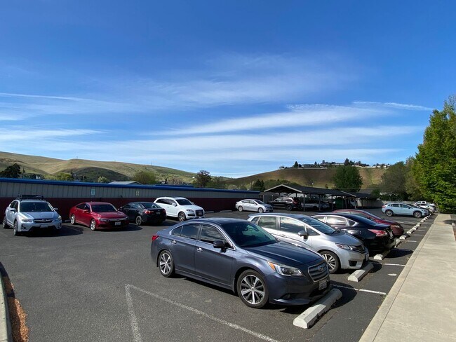 Building Photo - Selah Called- It Wants You to Live Here! *$500 OFF!!*