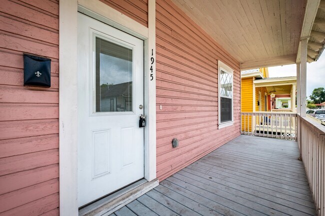 Building Photo - 1945 Redell St