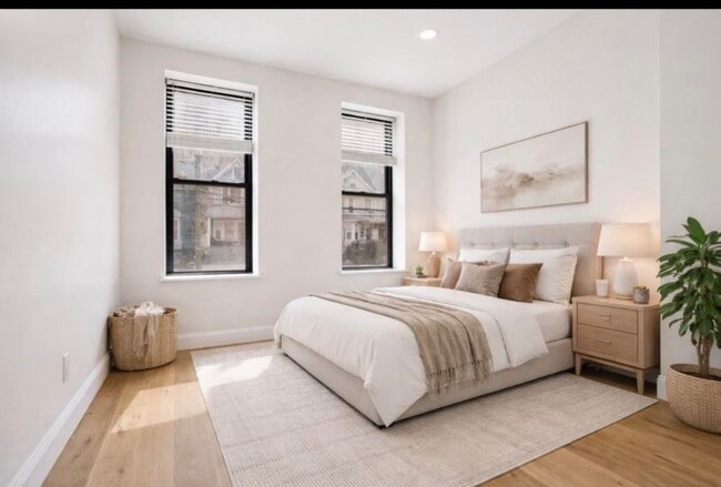 Building Photo - 233.5 Summit Ave