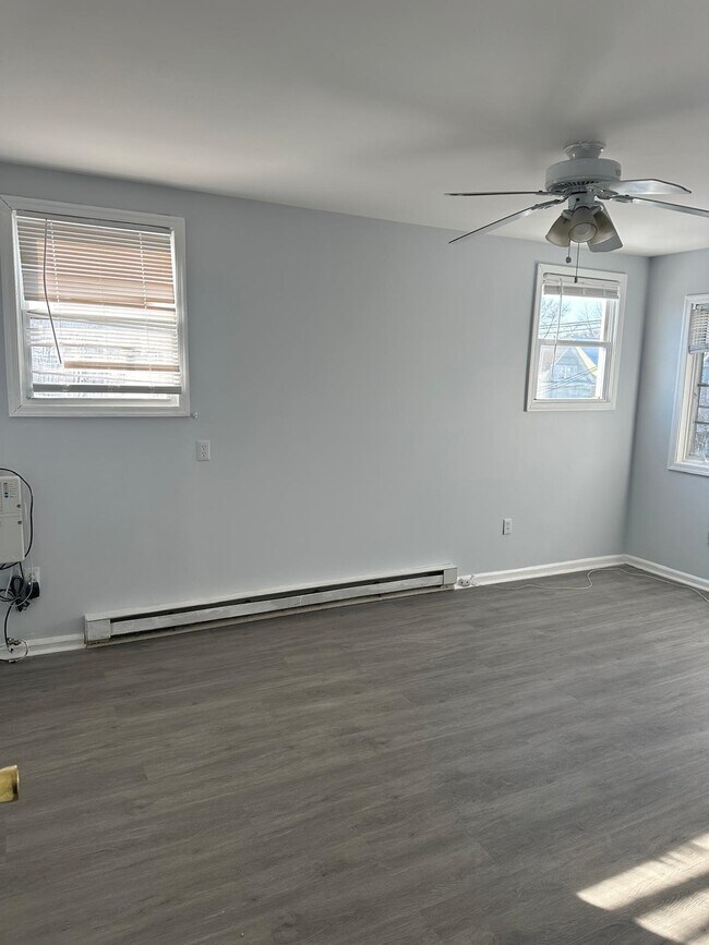 Building Photo - 31 E 32nd St