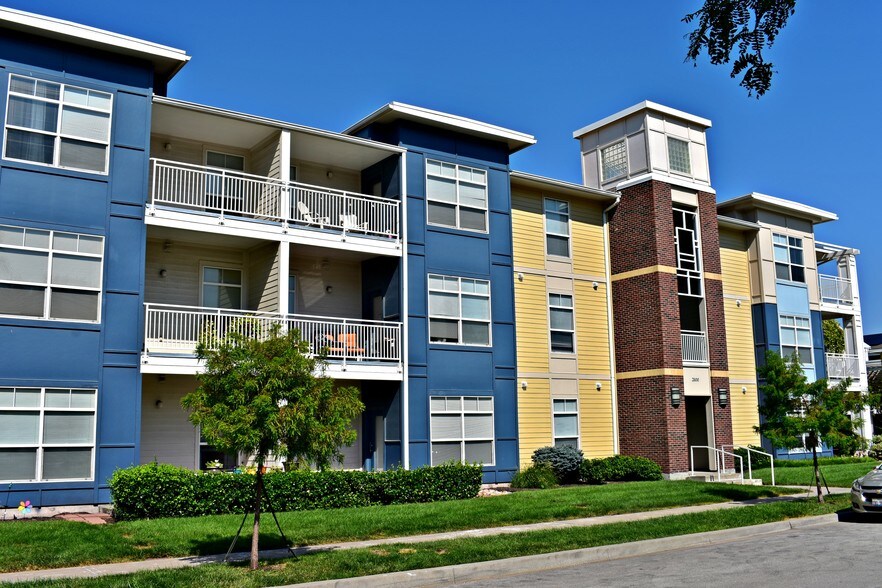 Building Photo - CityView