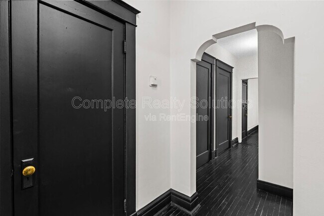 Building Photo - 4301 S 38th St