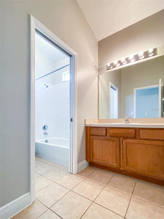 Building Photo - 3018 Lakewood Pointe Dr