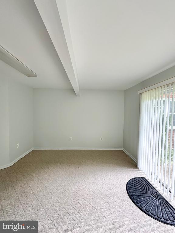 Building Photo - 3066 Valley Ln