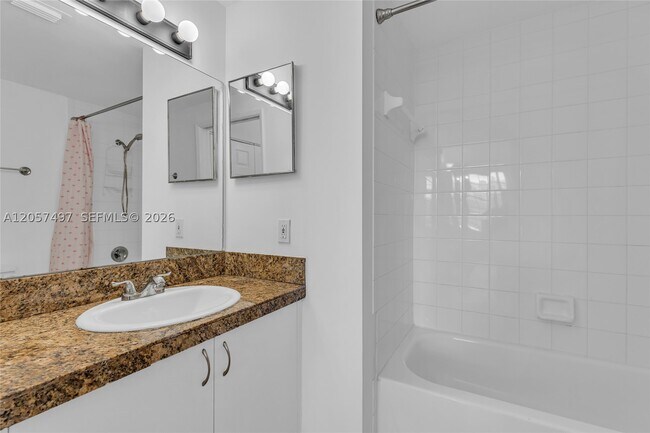 Building Photo - 19501 E Country Club Dr