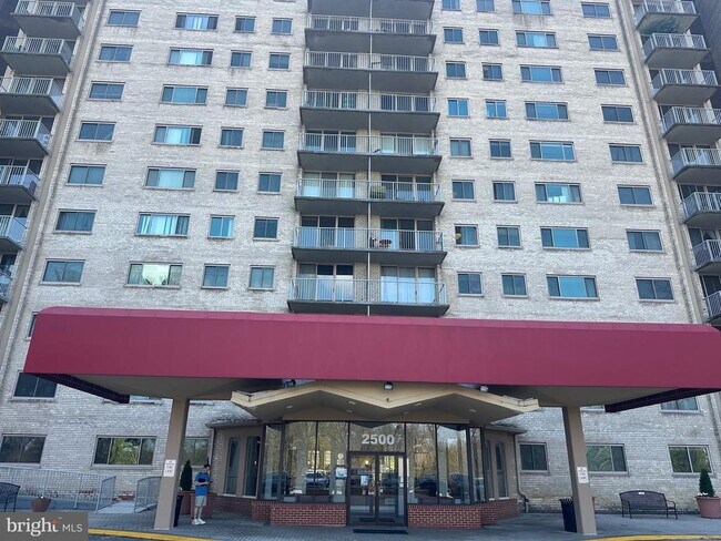 Building Photo - 2500 N Van Dorn St