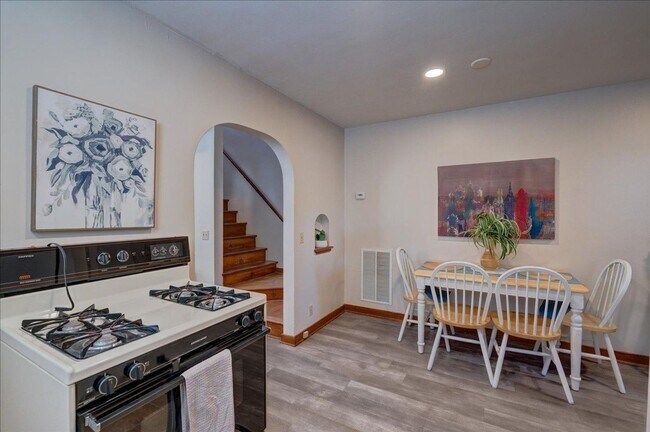 Building Photo - 2632 Stevens St