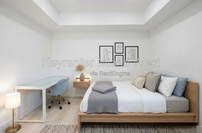 Building Photo - 16485 Collins Ave