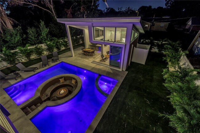 Building Photo - 2065 Goldenrod St