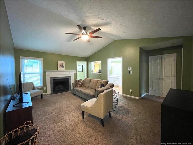 Building Photo - 14 Weymouth Cir