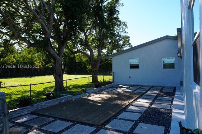 Building Photo - 7601 NW 82nd Terrace