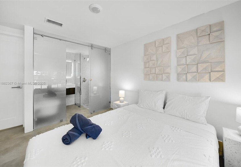 Building Photo - 620 SW 22nd Rd