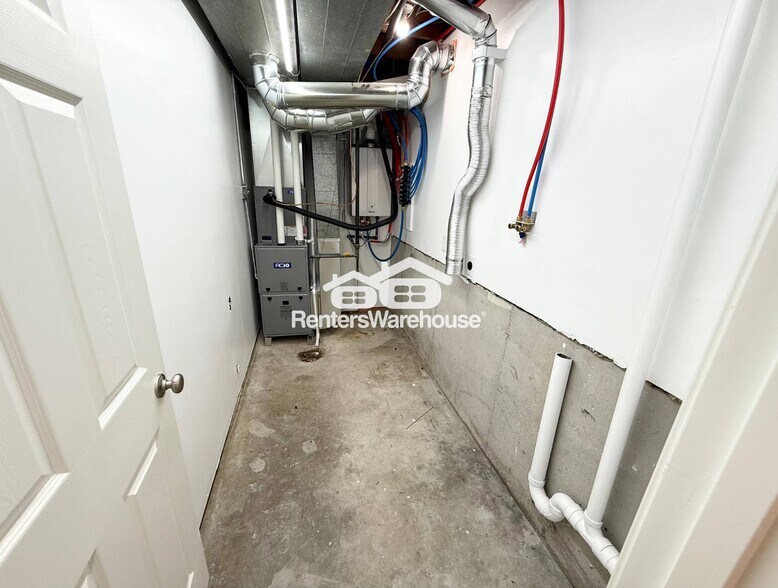 Building Photo - 7117 W 69th St
