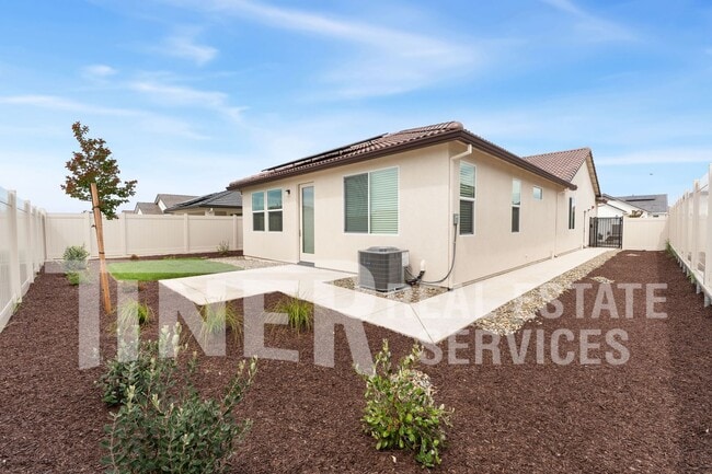 Building Photo - 2231 Oswego St