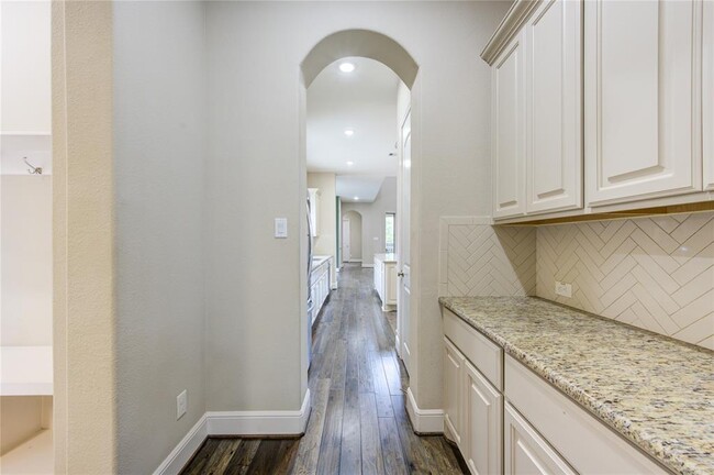 Building Photo - 2827 Winthrop Mdw Wy