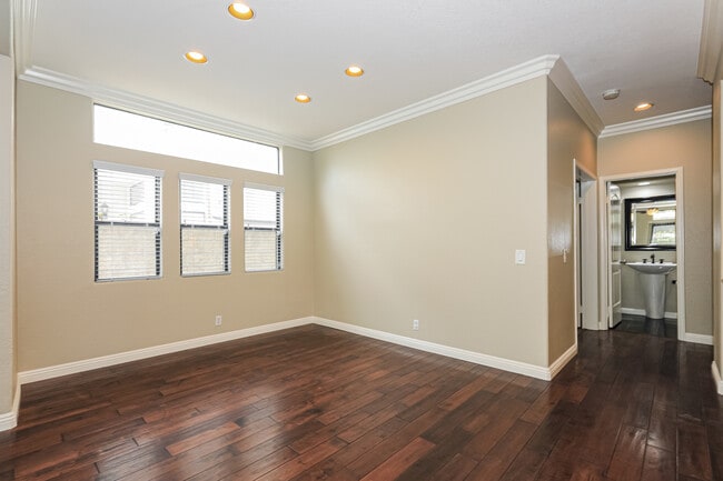 Building Photo - 2820 Mt Niguel Cir
