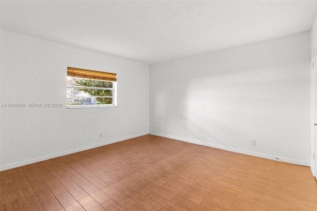 Building Photo - 4140 Woodside Dr