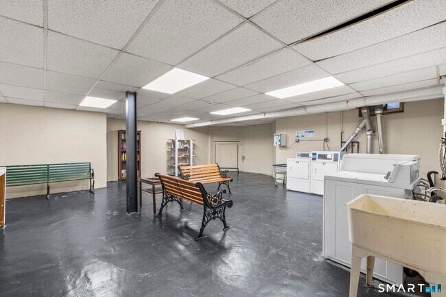 Building Photo - 70 Strawberry Hill Ave