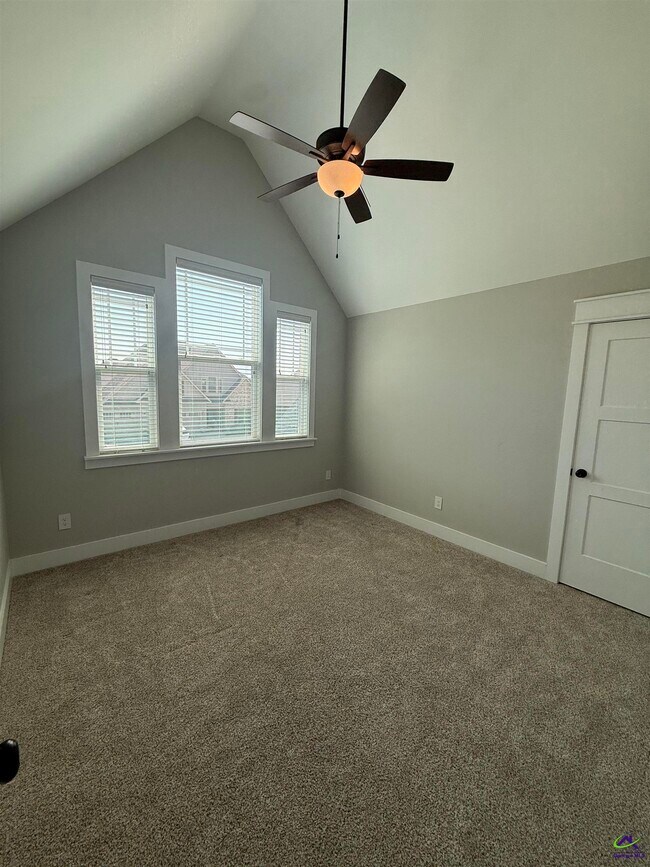 Building Photo - 221 Perth Ct